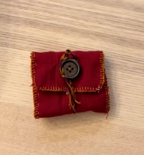 🔥Buy more save more-✝️pocket shrine WithSilver cross included Inside