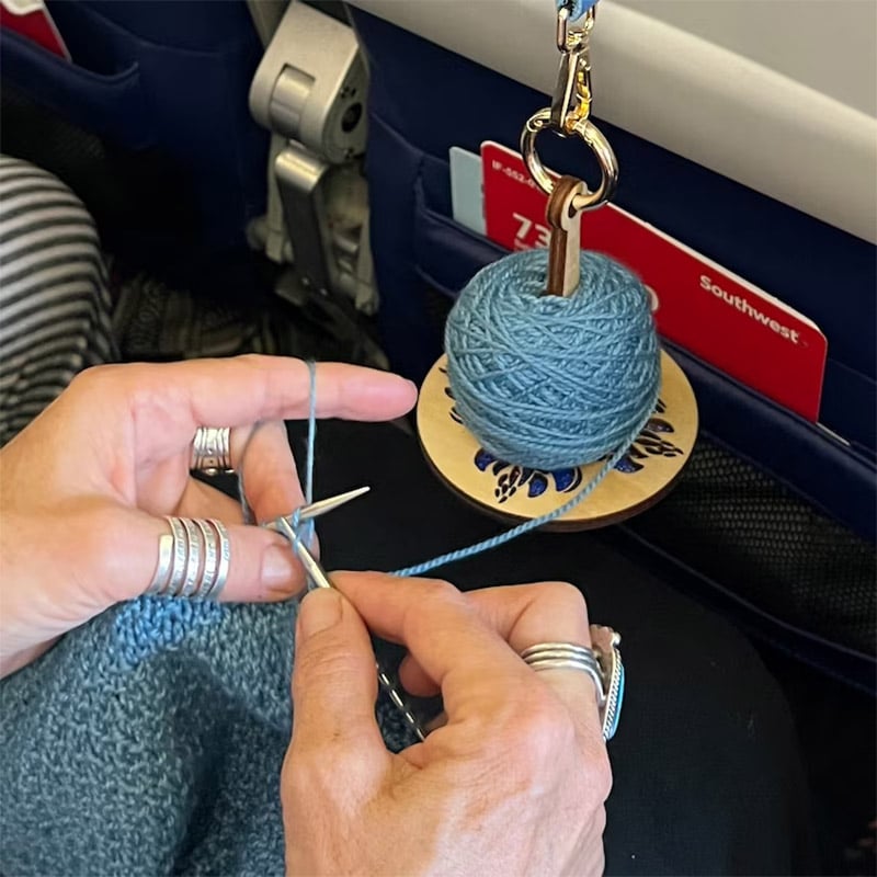 💝49% OFF-Portable Wrist Yarn Holder, Gift for Crocheter